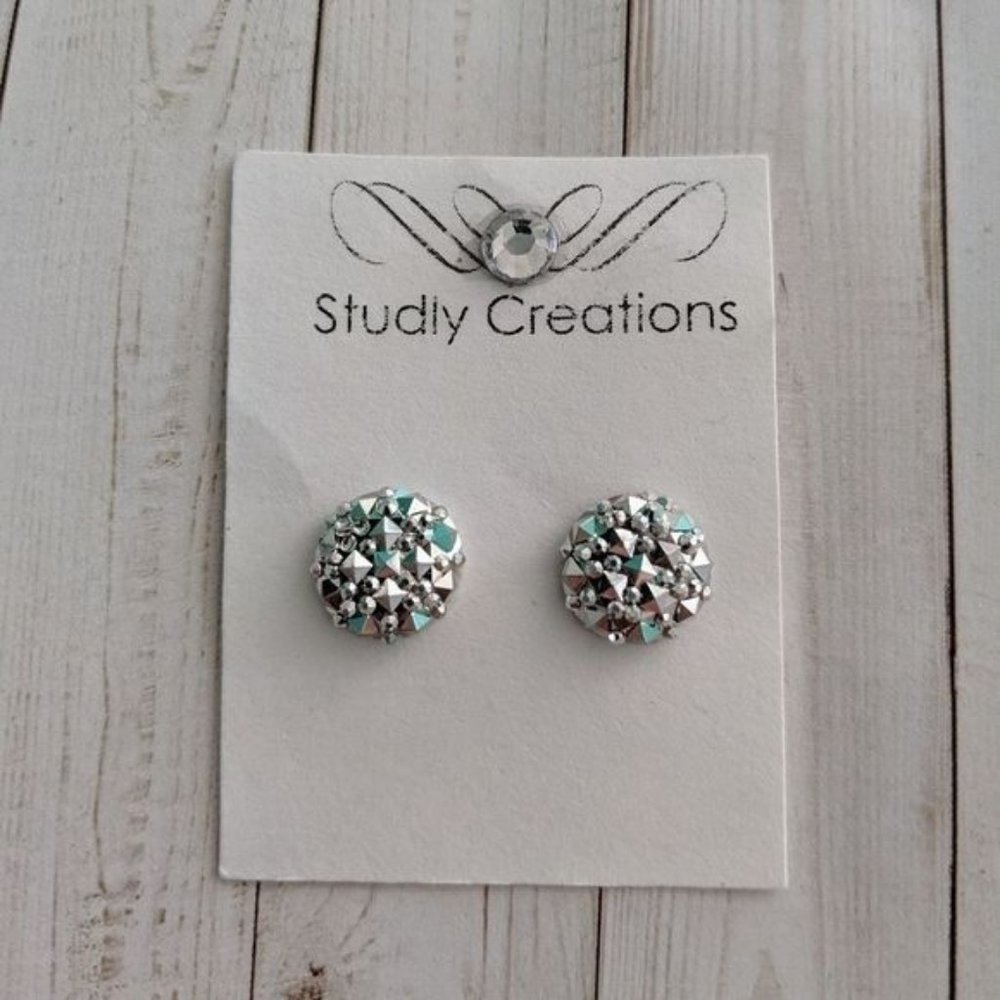 Studlycreations Resin studded earrings